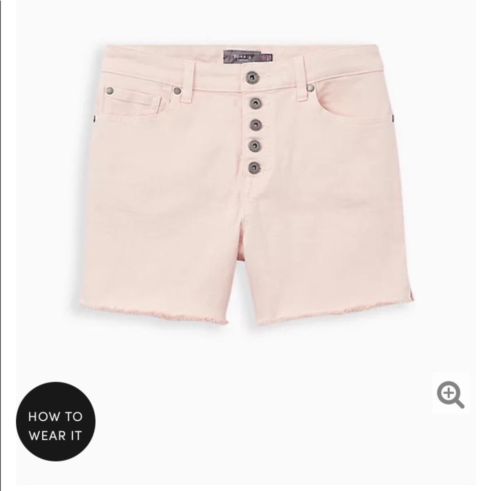 Nwot pink denim shorts 28w torrid